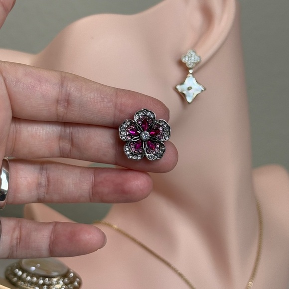 ⚜️ 🌺 Elegant Floral Brooch With Pink Zirconia - Picture 5 of 8